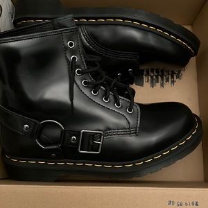 Size 11 women’s Dr. Martens brand new boots!!